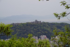 春霞の松山城