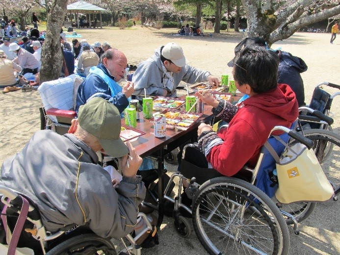 お花見利用者1